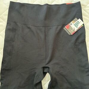 DSG 7" black bike shorts